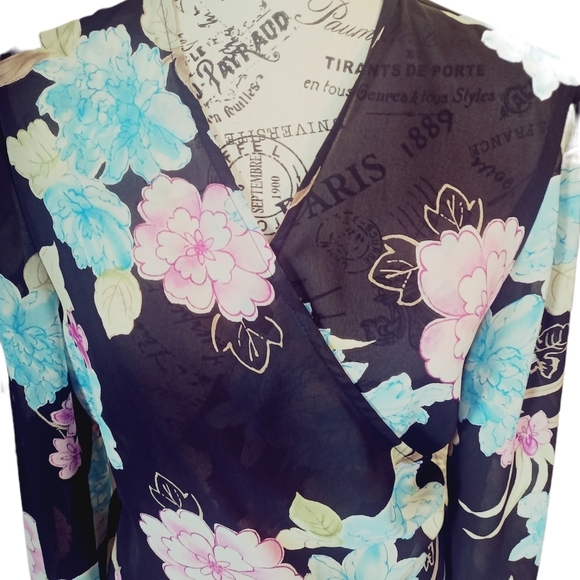 Nine and company wrap blouse - Picture 2 of 4